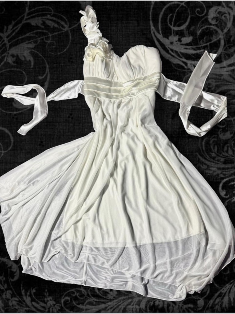 Vintage TRIXXIE Elegant White One-Shoulder Floral Detail Dress